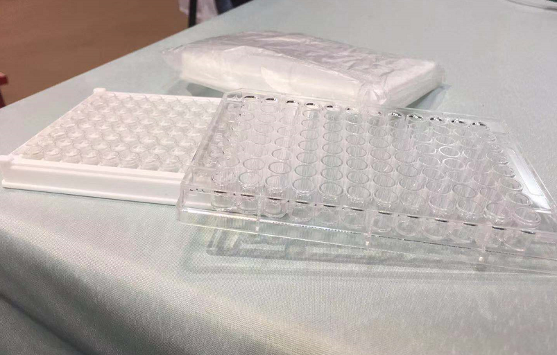 醫(yī)療器械展上陳列的等離子表面處理樣品-普樂(lè)斯等離子清洗機(jī)